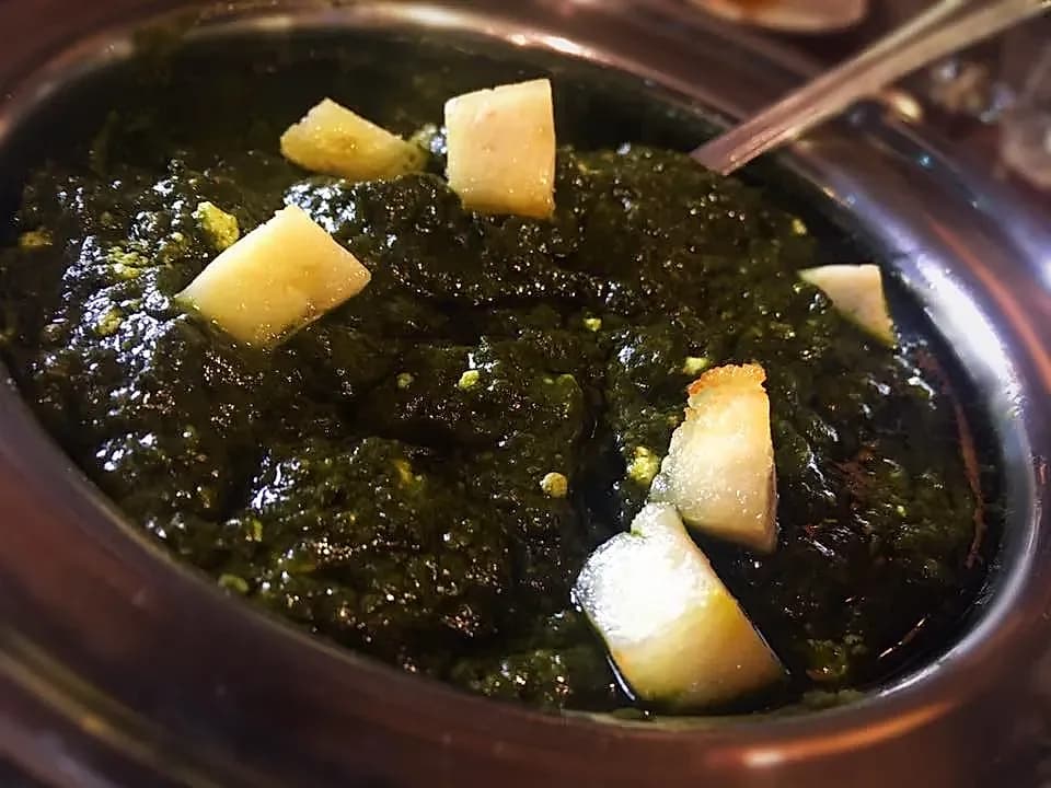 Restaurant dishes packaged for online ordering