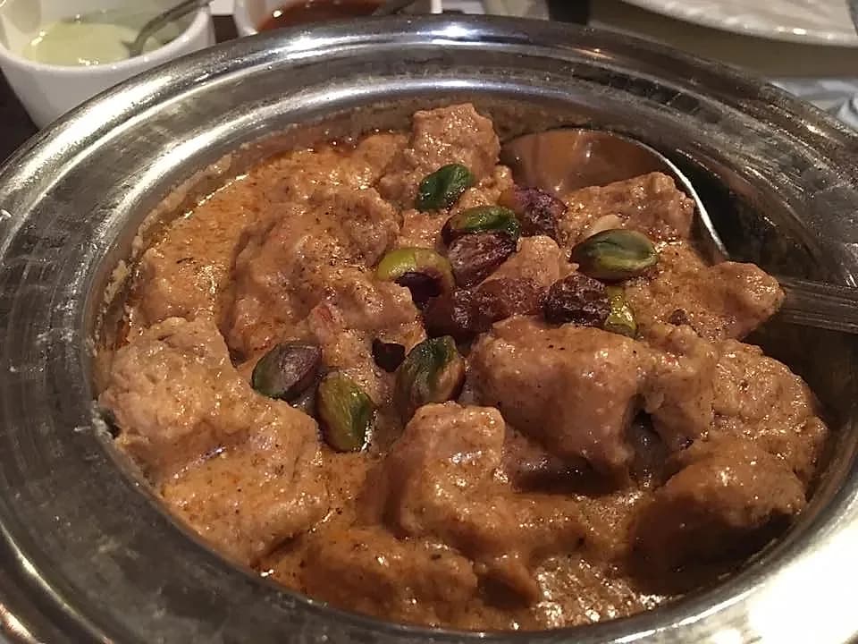 Restaurant dishes packaged for online ordering